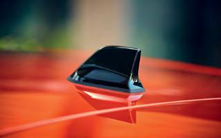 originálne príslušenstvo Renault design shark anténa čierna 36,9 chrómované kryty spätných zrkadiel 76,9 športové pedále od 65,9 vnútorné osvetlené kryty predných prahov