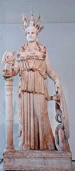 V mykénskom období spolu s gréckymi kmeňmi prichádza i mužské božstvo vládca neba a počasia Zeus a začína sa vytvárať grécky panteón z tohto obdobia poznáme mená bohov Héry, Atény, Artemis, Herma,