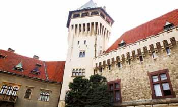 Uchovávajú dôležité informácie o tom, ako Slovenská akadémia zámok nadobudla, a o stavebných úpravách v desaťročiach nasledujúcich po druhej svetovej vojne.