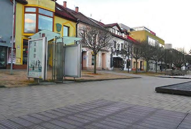 Mesačník Mesto pokračuje v odstraňovaní vizuálneho smogu FOTO: Jana Pisarčíková Presycovanie verejných priestorov reklamou v posledných rokoch zažíva boom.