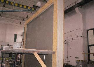 Ťažká základná stena referenčná Železobetónová stena s hmotnosťou 350 ± 50 kg/m 2 Hrúbka skúšobnej steny 15 cm Plocha steny 10 m 2 3.