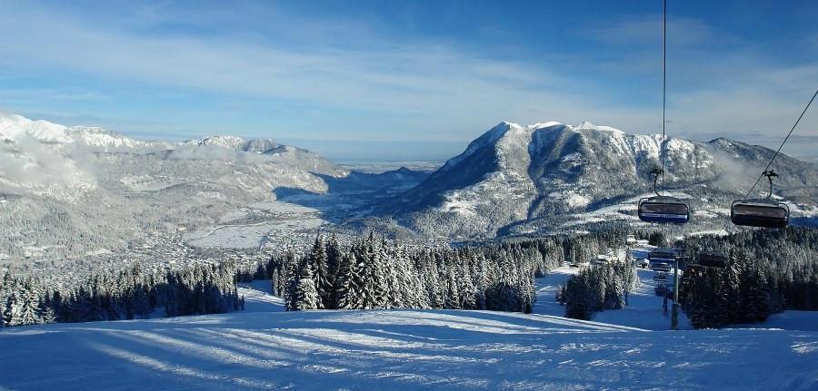 Garmisch-Partenkirchen (Nemecko) Najlepšie lyžiarske stredisko sa nachádza v južných Bavorských Alpách. V súčasnosti patrí k najlepším európskym špičkám.