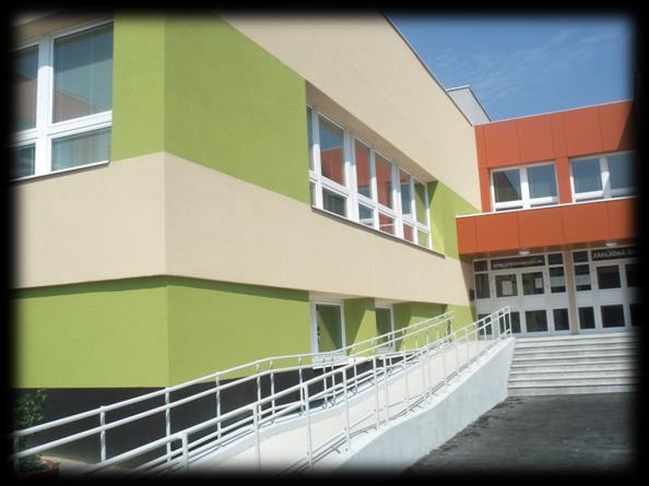 Základná škola, Tbiliská 4, 831 06 Bratislava ŠKOLSKÝ PORIADOK Školský poriadok upravuje najmä podrobnosti o a) výkone práv a povinností žiakov a ich zákonných zástupcov v škole, pravidlá vzájomných