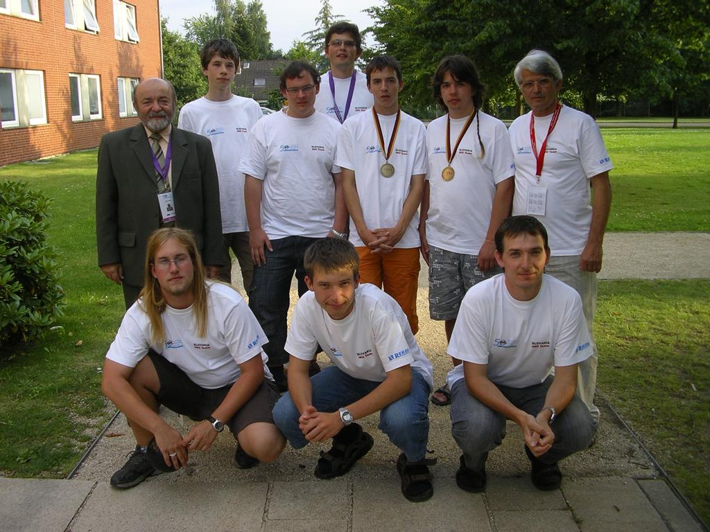 50. Medzinárodná matematická olympiáda Najstaršia celosvetová intelektuálna súťaž pre žiakov stredných škôl sa dožila polstoročnice: v dňoch 10. 22. júla 2009 sa v Nemecku uskutočnil jubilejný 50.