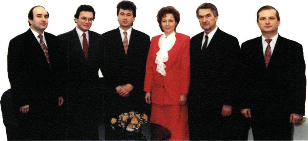Členovia Bankovej rady NBS zľava: Jozef Makúch, vrchný riaditeľ výskumného úseku Marián Jusko, viceguvernér Vladimír Masár, guvernér