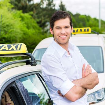 Vodič taxislužby Charakteristika Vodič taxislužby prepravuje cestujúcich vozidlami taxislužby do cieľového miesta.