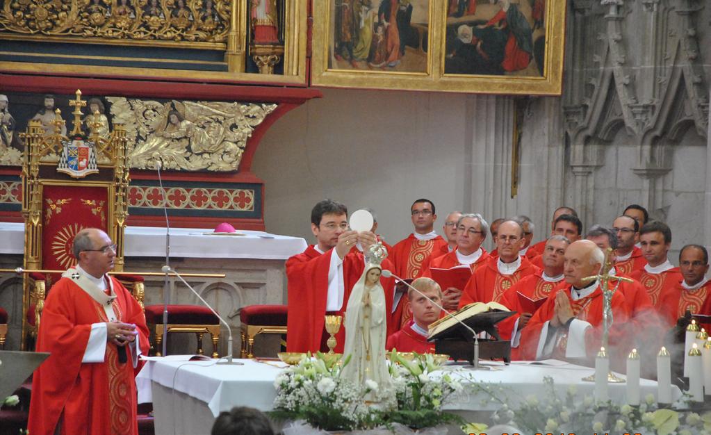 Mariánske veceradlo v Dóme sv. Alžbety ˇ Dňa 3.9.2016 dopoludnia sme sa my, ruženčiari našej farnosti, zišli v Dóme sv. Alžbety v Košiciach, kde sme sa s novovysväteným pomocným o.