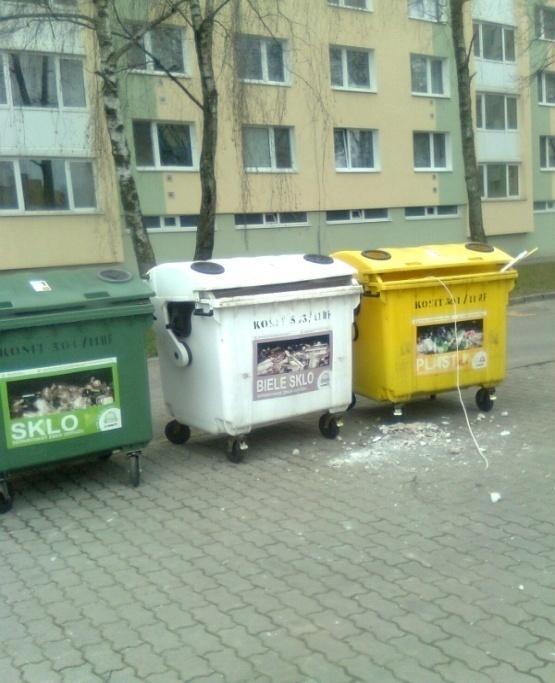 V meste Košice je zavedený pre občanov triedený zber odpadov formou 1100 l kontajnerov na sídliskách a vrecovým systémom v rodinných domoch.