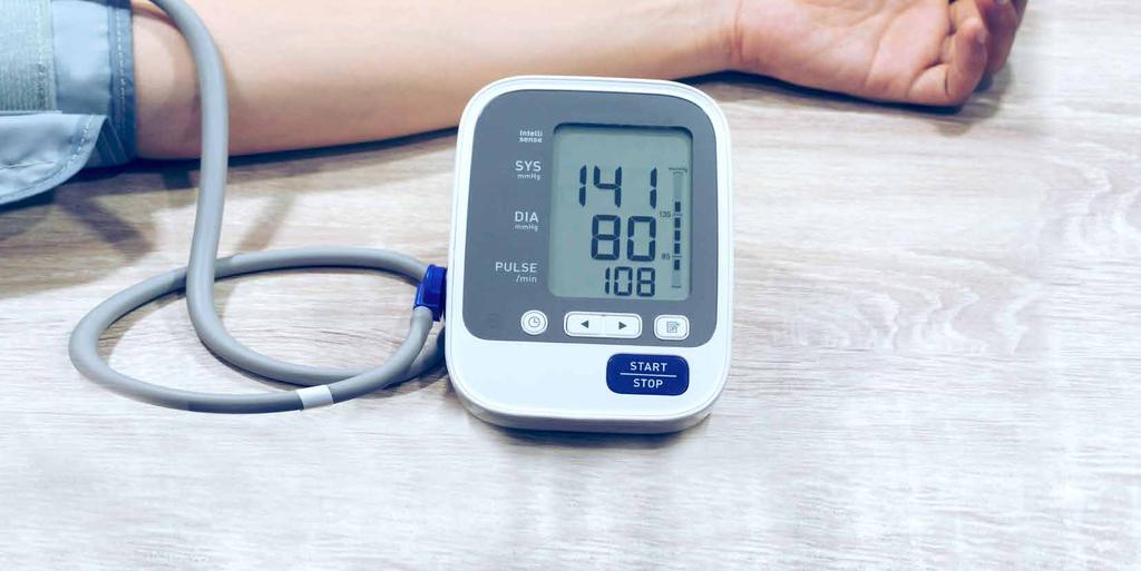 Kontrola tlaku a srdcového rytmu Kontrola tlaku a srdcového rytmu Počas dňa sa krvný tlak mení Viete, kedy má človek najnižší tlak krvi? Obvykle tesne predtým, ako sa ráno zobudí.