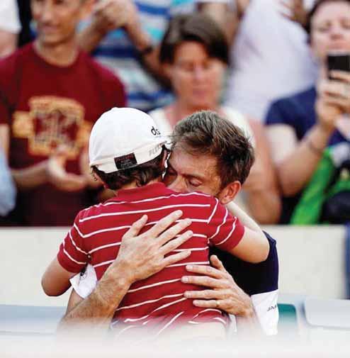 24 KALEIDOSKOP sobota 8. 6. 2019 Najdojemnejší moment tohtoročného Roland Garros. Ocko, neplač! Parížsky tenisový grandslam Roland Garros neprináša len strhujúce športové výkony.