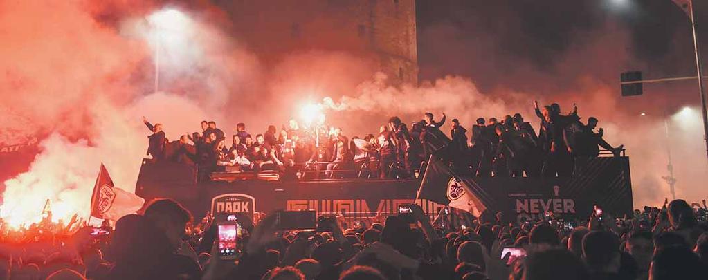 6 štvrtok 25. 4. 2019 ĽUBOŠ MICHEĽ s PAOK Solún prelomil aténsku hegemóniu a oslavoval titul po 34 rokoch V Olympiakose to ešte nerozdýchali Prelomili kliatbu.