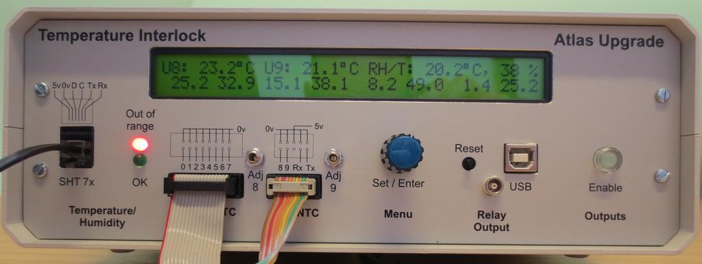4 InterLock InterLock je prístroj na kontrolovanie teploty a relatívnej vlhkosti v danom mieste. K prístroju je moºné napoji 3 odli²né typy senzorov.