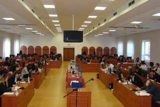 ODBORNÁ JUSTIČNÁ SKÚŠKA PROFESSIONAL JUDICIAL EXAMINATION V súlade so schváleným ročným študijným plánom na rok 2018 Justičná akadémia Slovenskej republiky naplánovala a zorganizovala dva termíny