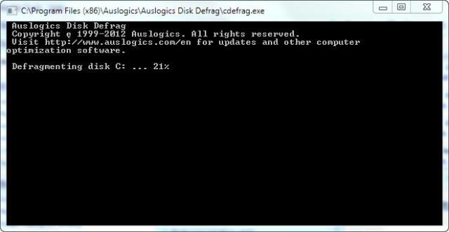 Obrázok: Pri voľbe programu pre vykonávanie defragmentácie zvolíte Auslogics Disk Defrag Dokončite sprievodcu a pre overenie