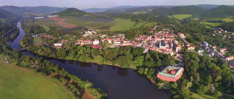 Rzeka Ohře, zamek i historyczna część miasta Do Klášterca nad Ohří przez cały rok Już przy przyjeździe do Klášterca nad Ohří zainteresuje jego położenie w dolinie wijącej się rzeki Ohře między