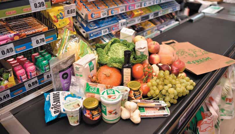 PREČO ZVOLIŤ PRODUKTY FRESH BIO? 16 Obľúbenou časťou našich supermarketov je oddelenie bio produktov, kde nájdete až 258 druhov potravín s označením BIO.