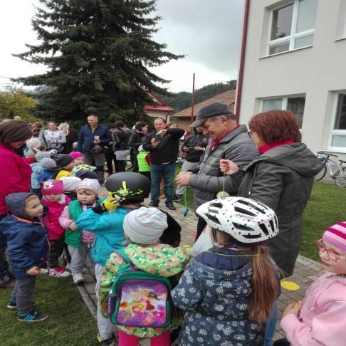 LISKOVSKÝ PEDÁL Aj tejto rok sa deti z našej MŠ zúčastnili cyklistickej súťaže Liskovský pedál, ktorý sa konal