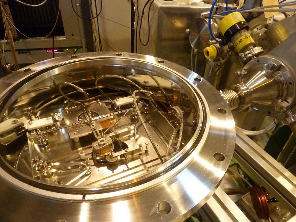 Spektrometer TATRA Mar$n Venhart (FÚ SAV): Experiment CERN- ISOLDE: