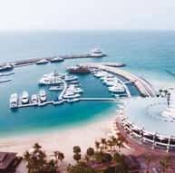 Priamo na známej piesočnatej pláži Jumeirah, v blízkosti Dubai Media City, Dubai Internet City a