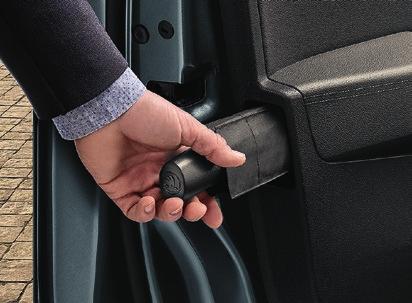 VIRTUÁLNY PEDÁL Ako otvoríte alebo zatvoríte batožinový priestor s plnými rukami?