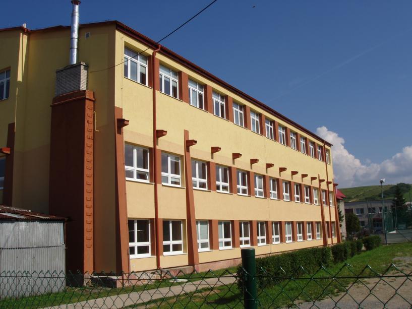 Základná škola s materskou školou Šarišské